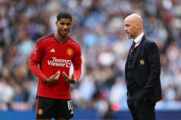 Rashford bị các fan MU gọi tên vụ này