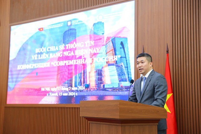 Chủ tịch VUFO Phan Anh Sơn phát biểu tại buổi chia sẻ thông tin về Liên bang Nga. (Ảnh: VUFO)