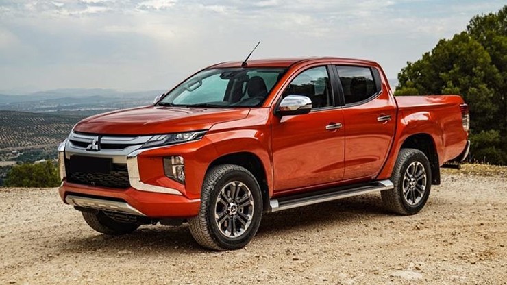 Giá xe Mitsubishi Triton tháng 5/2024, ưu đãi 50% LPTB và 1 năm BHVC - 1