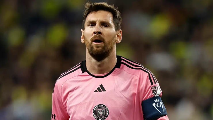 Messi dính chấn thương