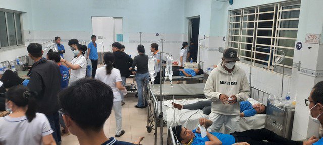Đồng Nai: Gần 100 công nhân nhập viện sau khi ăn bánh đa, mì quảng - 1