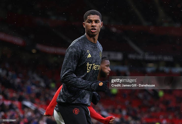 Rashford đối đầu với người người hâm mộ MU