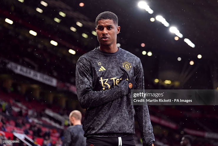 Ngán ngẩm Rashford tranh cãi với CĐV MU, "cay mũi" ngồi dự bị - 4