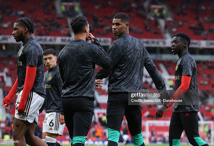 Ngán ngẩm Rashford tranh cãi với CĐV MU, "cay mũi" ngồi dự bị - 9