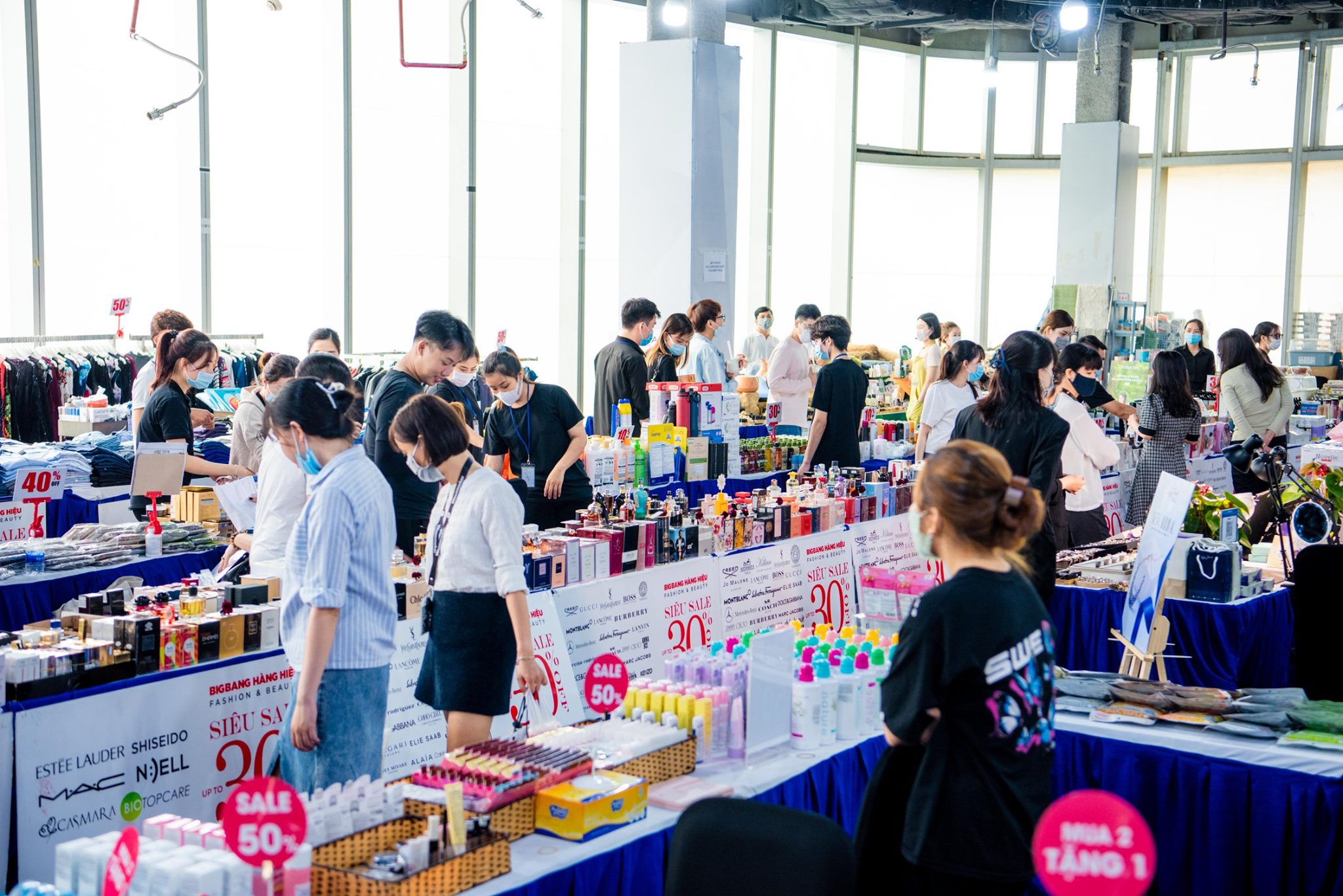 Chương trình Bigbang Hàng Hiệu Outlet Super Sale với các deal giảm giá độc quyền diễn ra tại Bitexco từ ngày 20-26/5/2024