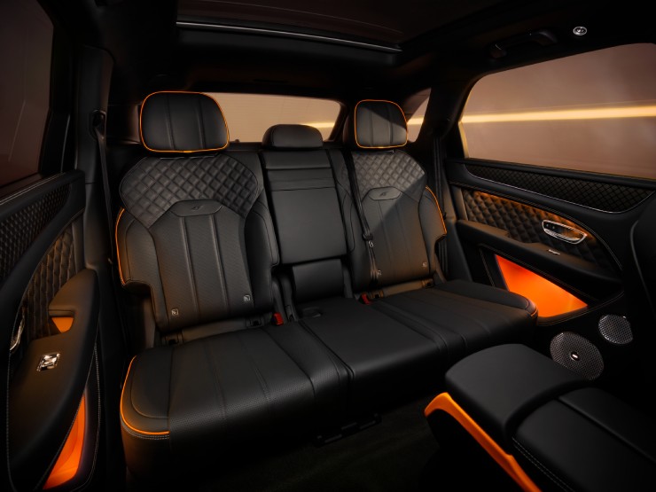 Đẹp mê ly xế sang Bentley Bentayga S Black Edition giá từ 16,81 tỷ đồng