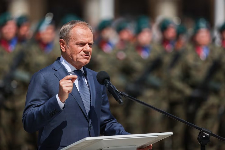 Thủ tướng Ba Lan Donald Tusk phát biểu tại buổi lễ kỷ niệm 80 năm trận Monte Cassino, ở Krakow (Ba Lan) hôm thứ 18-5. Ảnh: THE NATIONAL NEWS