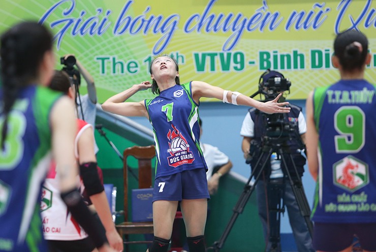 Tuyển bóng chuyền nữ Việt Nam đối mặt “bão” chấn thương, thêm trụ cột băng tay thi đấu - 5
