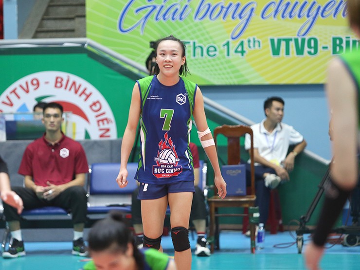 Tuyển bóng chuyền nữ Việt Nam đối mặt “bão” chấn thương, thêm trụ cột băng tay thi đấu - 8