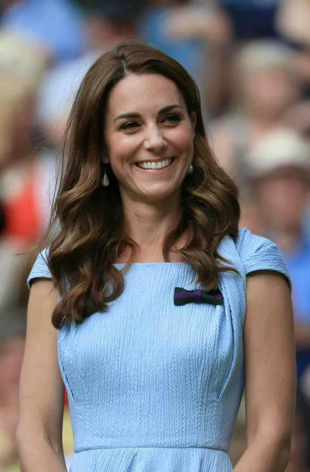 Kate Middleton không bao giờ mặc màu gì? - 7