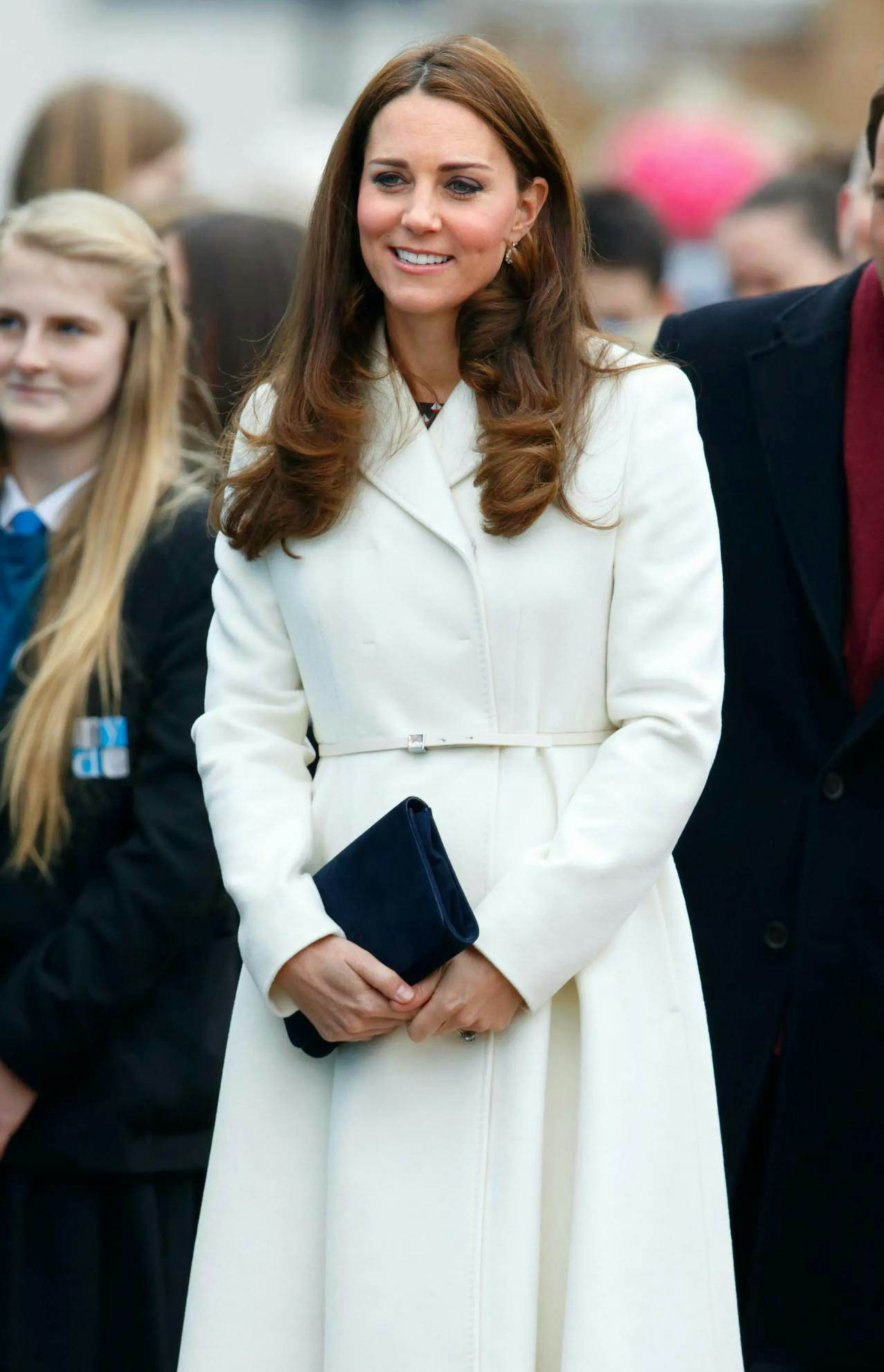 Kate Middleton không bao giờ mặc màu gì? - 5