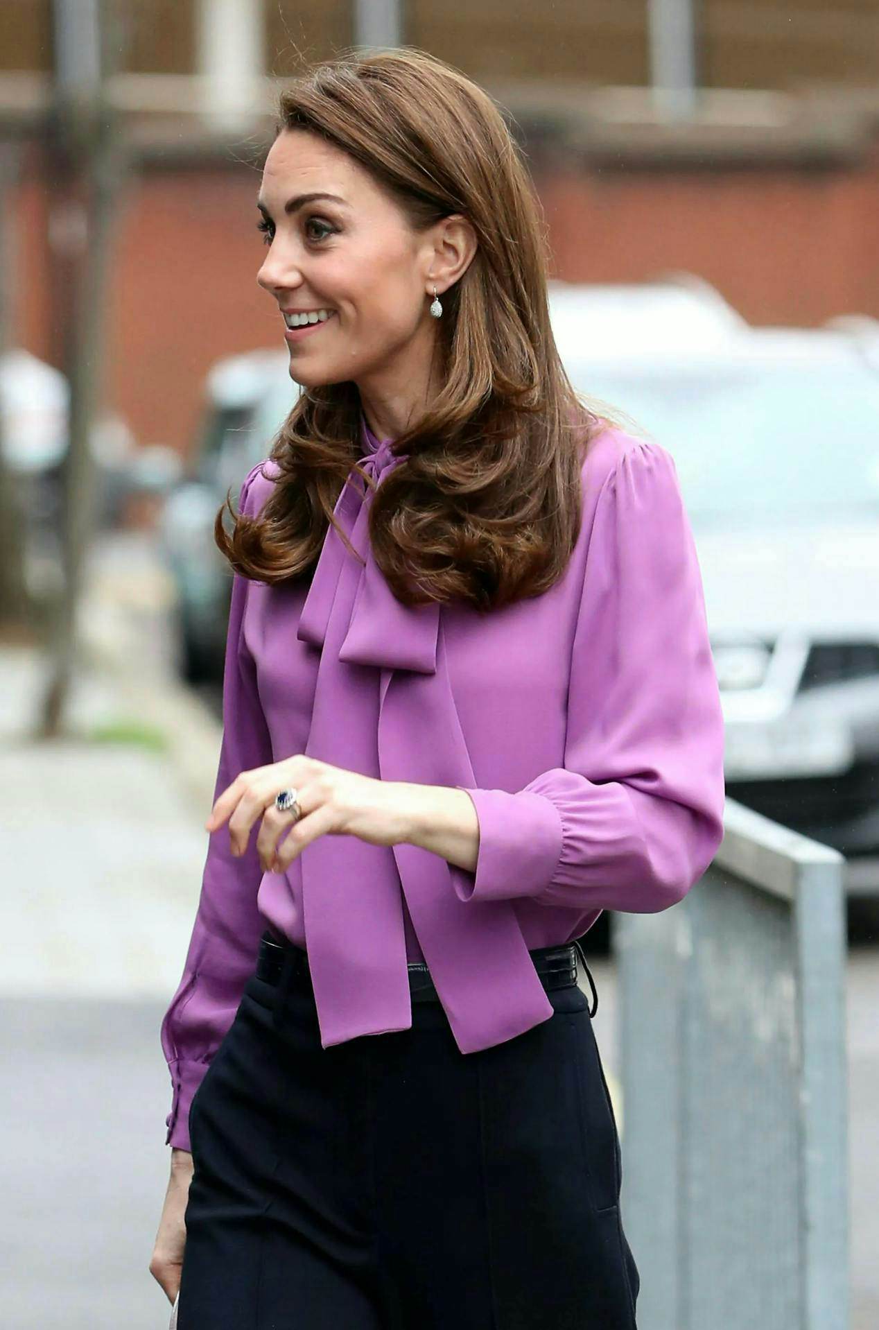 Kate Middleton không bao giờ mặc màu gì? - 2