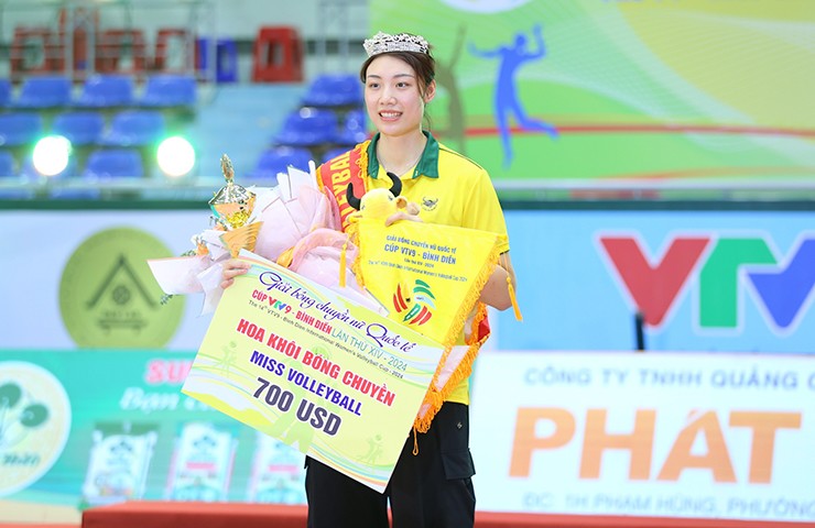 Đặc biệt, danh hiệu “Hoa khôi bóng chuyền” của giải đấu năm nay với tiền thưởng 700 USD (khoảng 18 triệu đồng) đã thuộc về Chen Peiyan.