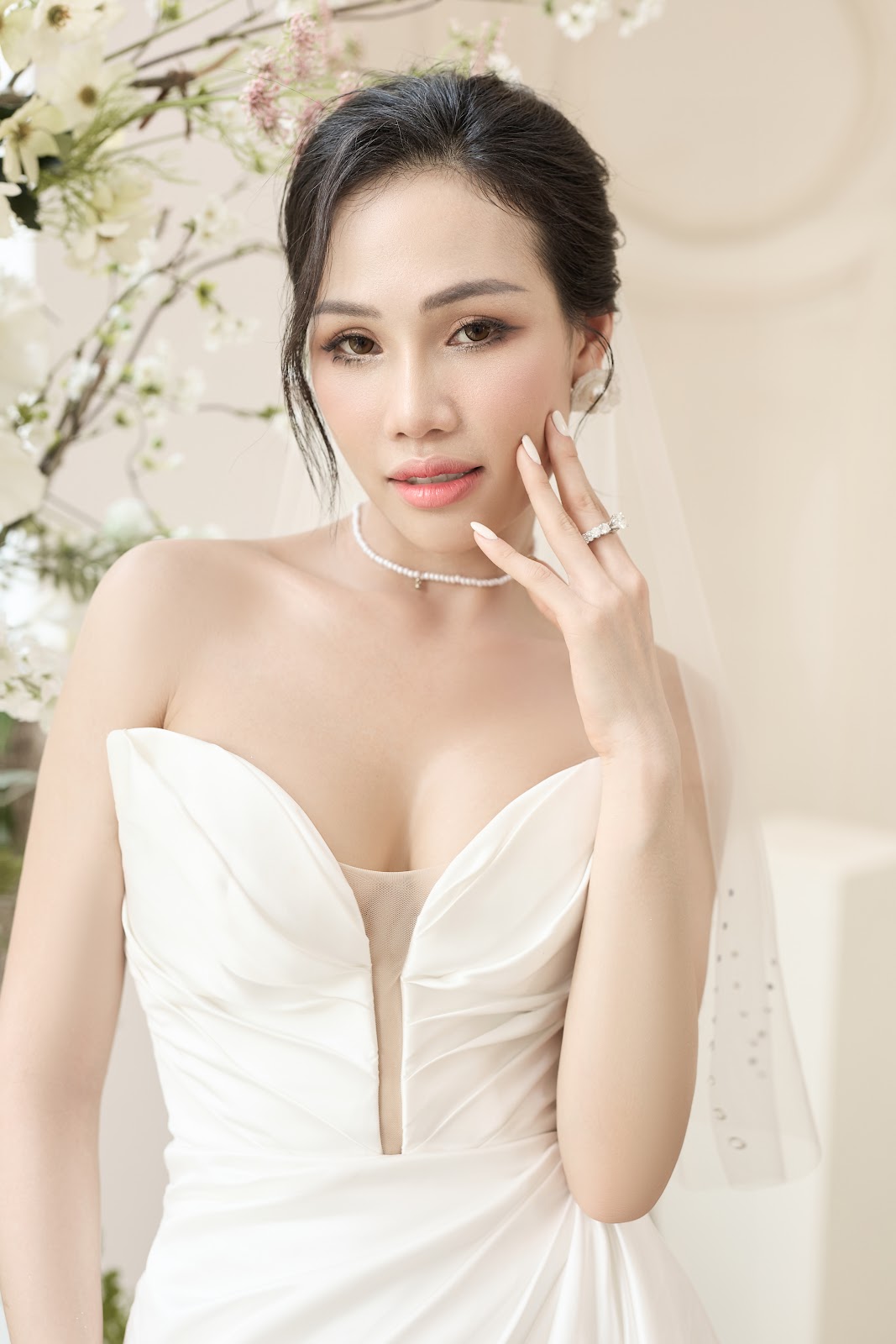 Ngô Anh Thư bất ngờ khoe ảnh cưới sau 2 năm sang Pháp định cư - 1