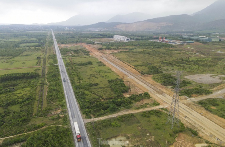 Lãnh đạo các địa phương có dự án chậm tiến độ, “chết yểu” đều mong muốn nhà đầu tư sớm triển khai, đi vào hoạt động. Với các dự án chậm tiến độ nhiều năm, không có cơ hội xây dựng cần thu hồi để tìm nhà đầu tư mới, hỗ trợ phát triển việc làm, đời sống người dân trên địa bàn.