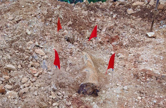 Quả bom trong vườn nhà bà Trương Thị Bông