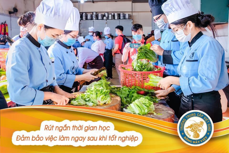 Trường Trung cấp Việt Giao - ngôi trường thu hút sinh viên theo học nghề bếp, du lịch, khách sạn, quản trị giải trí - 3