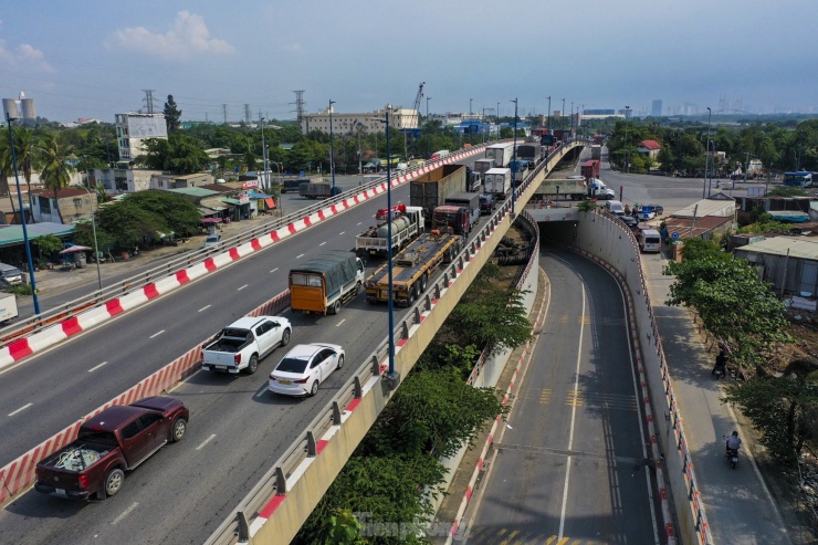 Đây là dự án nút giao nằm giữa ba con đường gồm đường Đồng Văn Cống, đường Võ Chí Công và đường Nguyễn Thị Định - những tuyến đường quan trọng của TP Thủ Đức và TPHCM.