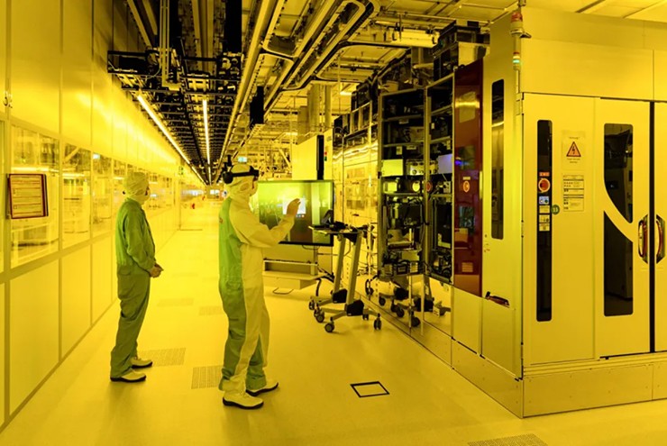The Russians are aiming to create a photolithography machine better than ASML.