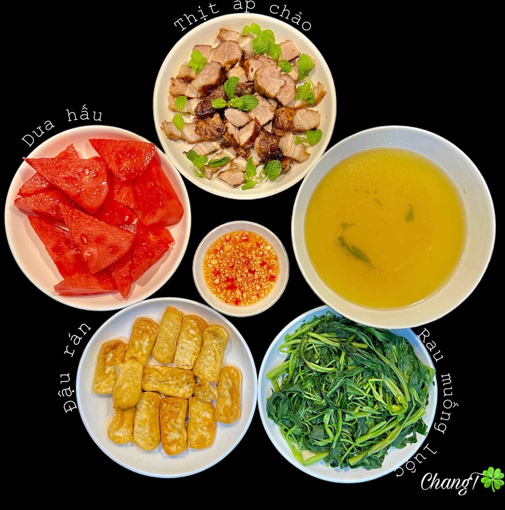 Thịt áp chảo + Đậu rán + Rau muống luộc + Dưa hấu