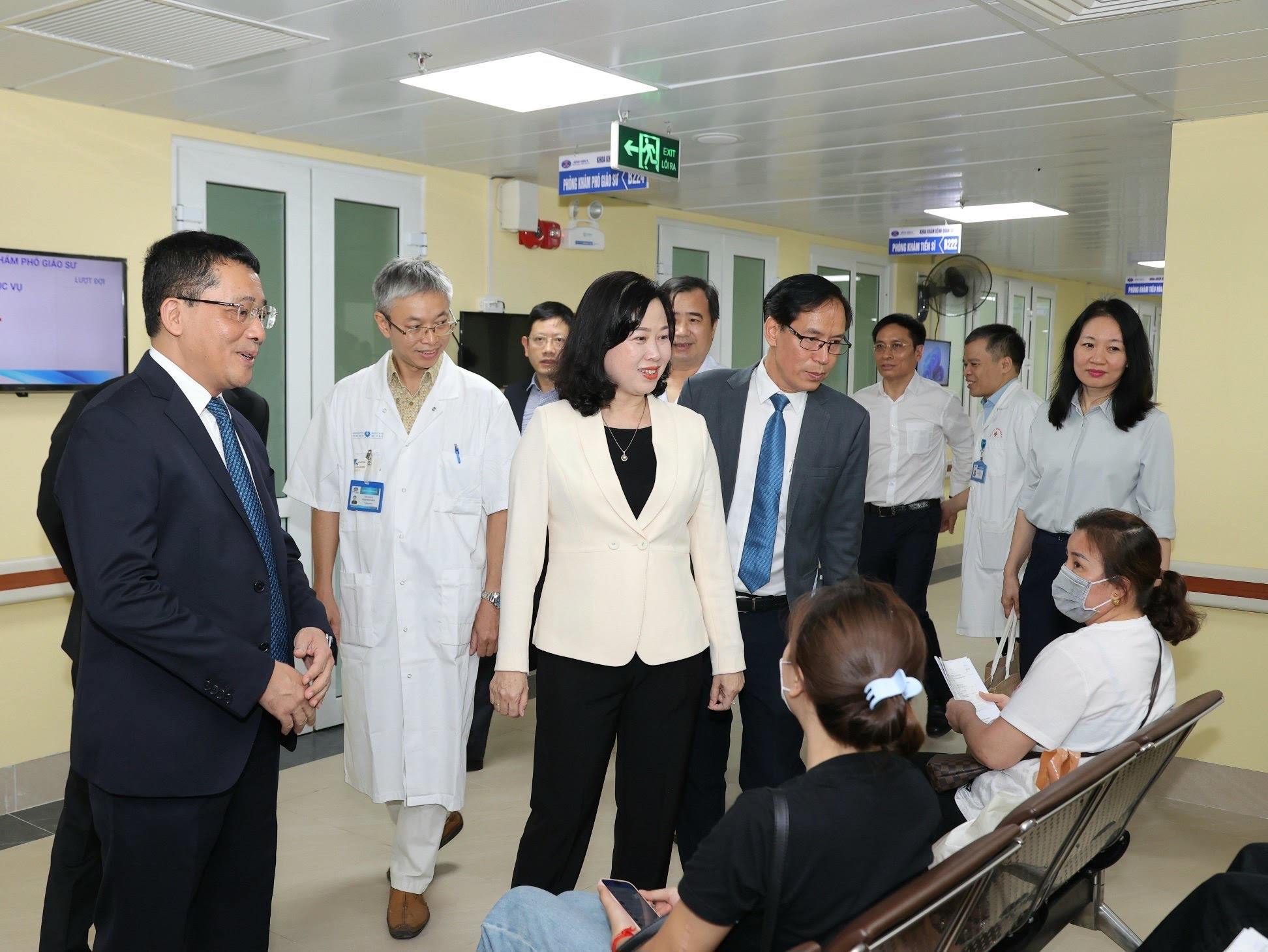 GS.TS. Lê Văn Quảng, Giám đốc Bệnh viện K cho biết, trong những năm qua, tỷ lệ mắc mới và tử vong do ung thư rất đáng lo ngại. (Ảnh: Thái Hà)