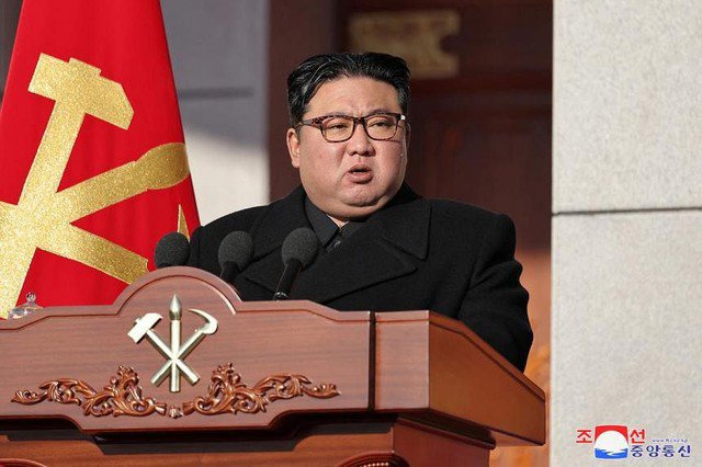 Lãnh đạo Triều Tiên Kim Jong-un cho biết khả năng tiến hành trinh sát không gian là rất quan trọng trong việc tự vệ quốc gia. Ảnh: Reuters