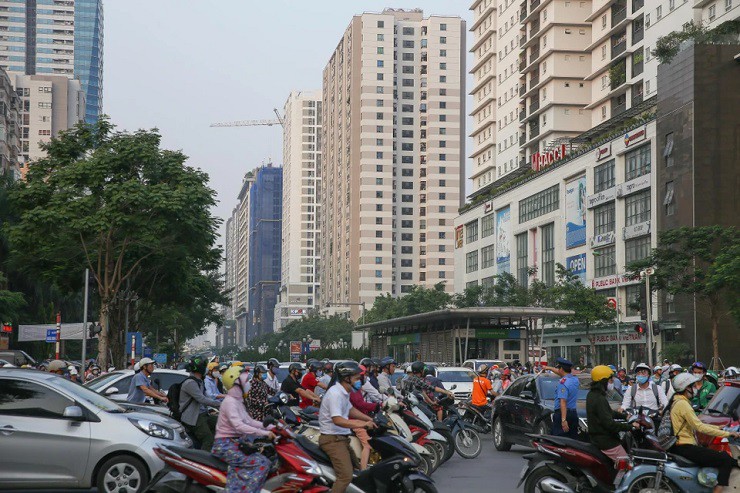 Cũng theo người dân, rất nhiều nhà ống đang biến tướng đã góp phần làm tăng mật độ dân cư