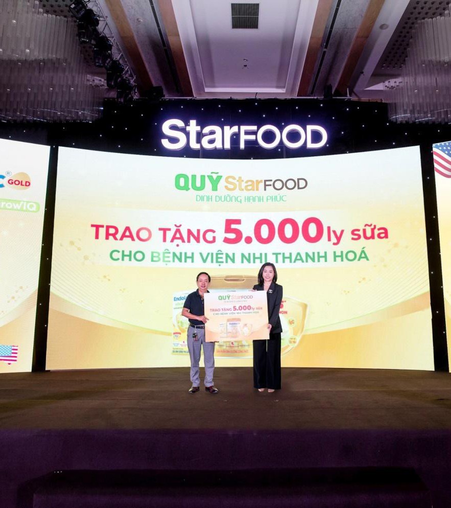 Quỹ StarFOOD trao tặng 5.000 ly sữa cho Bệnh viện nhi Thanh Hóa