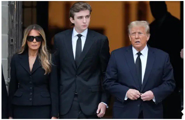 Barron Trump là quý tử út của cựu Tổng thống Mỹ Donald Trump sở hữu ngoại hình vượt trội.
