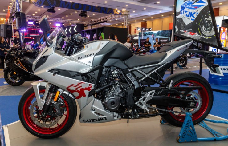 Hàng khủng 2024 Suzuki GSX-8R ra mắt, giá hơn 291 triệu đồng - 5