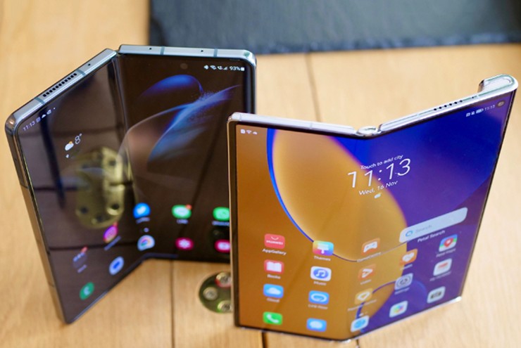 Huawei beats Samsung for the first time in the global foldable smartphone market.