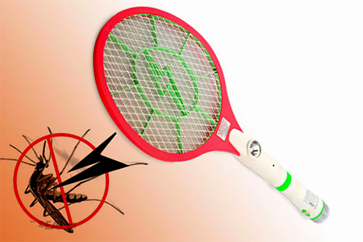 Sử dụng vợt bắt muỗi an toàn, nhanh chóng và hiệu quả