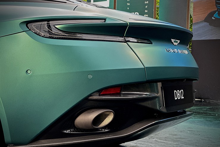 Siêu xe Aston Martin DB12 đầu tiên có mặt tại Việt Nam, giá bán từ 19,5 tỷ đồng