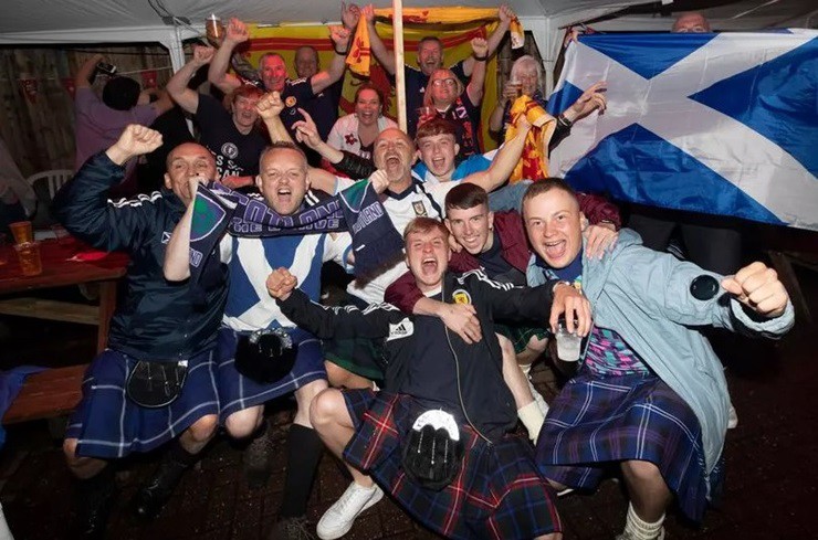 Các CĐV Scotland nổi tiếng&nbsp;là những bợm nhậu