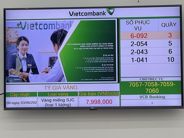 Bảng giá bán vàng bình ổn tại ngân hàng Vietcombank.