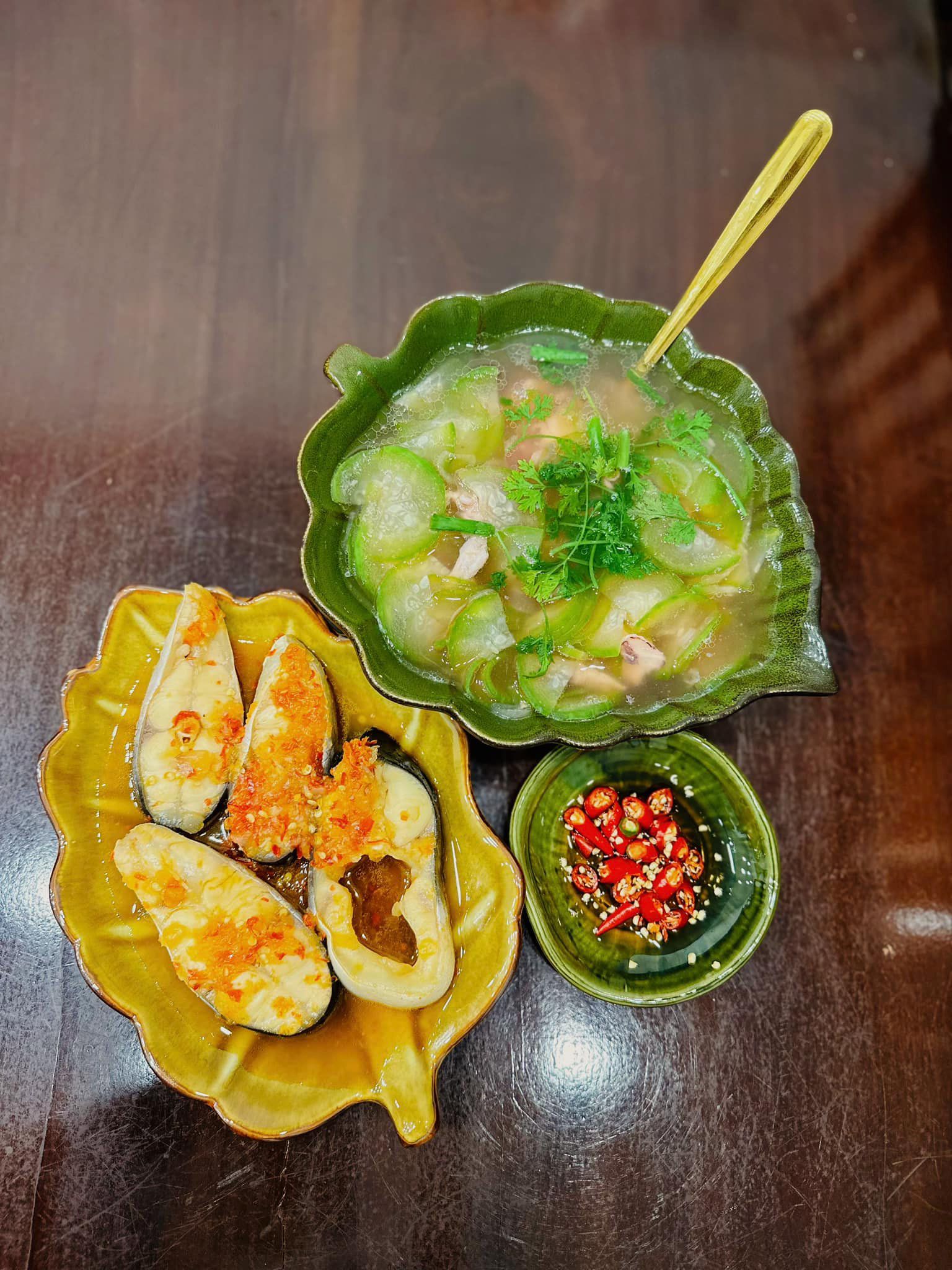 Cá basa kho + Canh mực nấu mướp