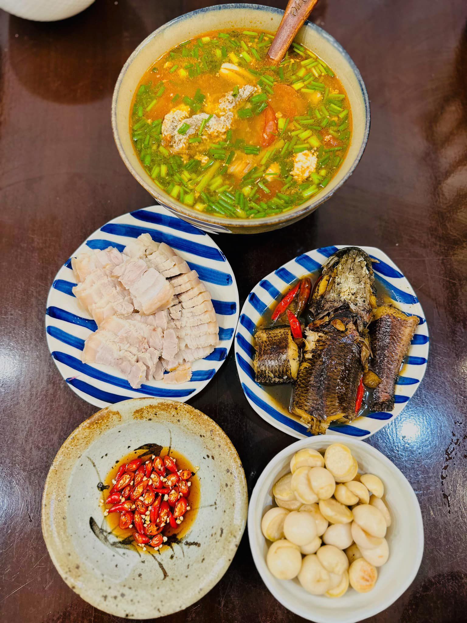 Canh riêu cua + Thịt lợn luộc + Cá lóc kho tiêu