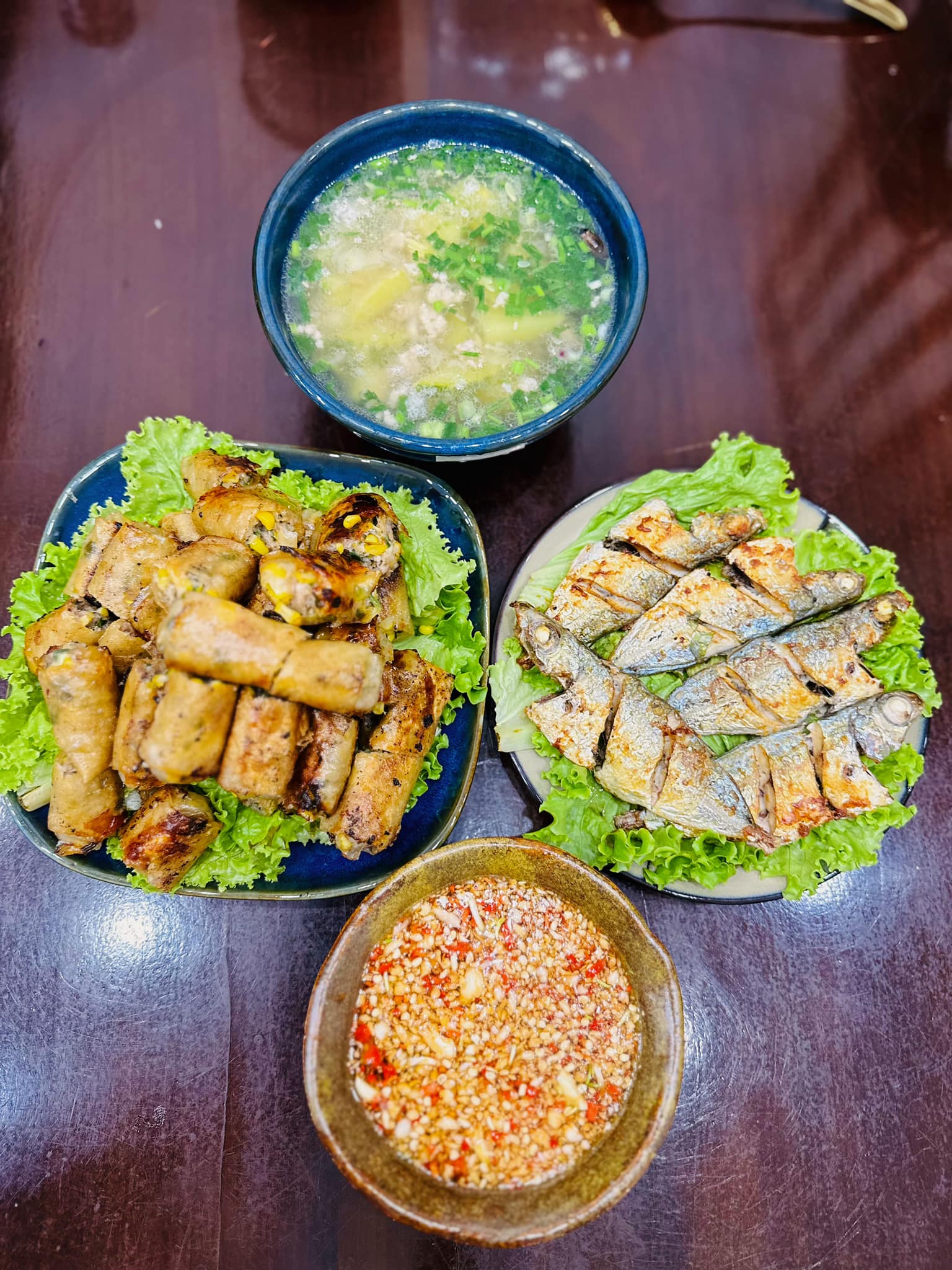 Cá chiên + Chả giò chiên + Canh bí thịt bằm