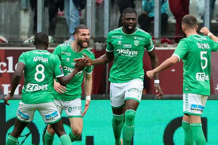 Saint Etienne&nbsp;tái xuất&nbsp;Ligue 1 mùa tới​​​​