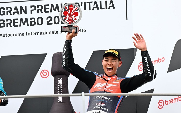 Yamanaka có podium Moto3 đầu tiên