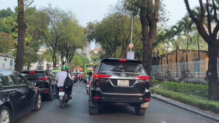 ĐIỀU TRA: Tái diễn nạn tài xế taxi tráo tiền ở TP.HCM - BÀI 2: Tài xế taxi giật, tráo tiền nhanh như chớp - 12