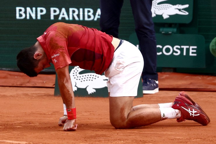 Djokovic dính chấn thương tại Roland Garros