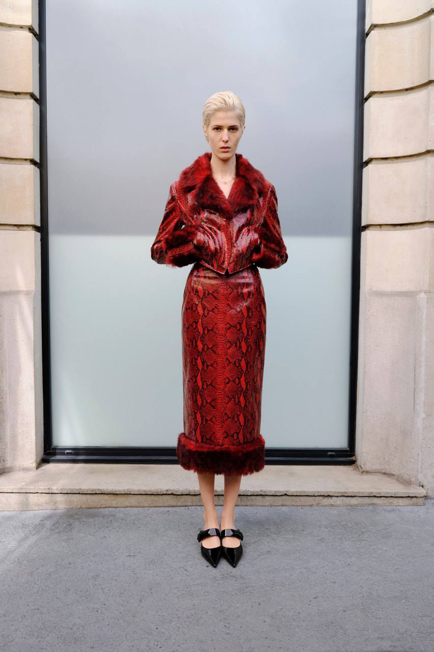 Givenchy Resort  2025 tràn ngập kiểu mặc punk sang trọng - 11