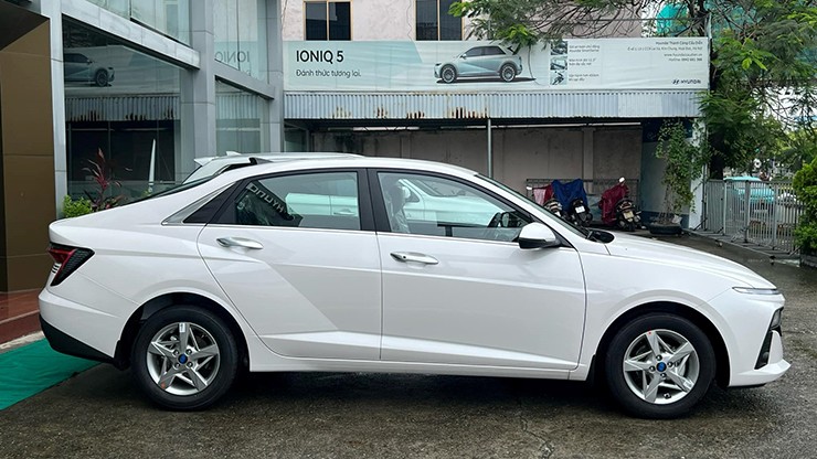 Hyundai Accent 2024 đã về đại lý, không kèm 