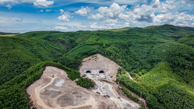 Cận cảnh thi công hầm xuyên núi dài nhất dự án cao tốc Bắc Nam - 1