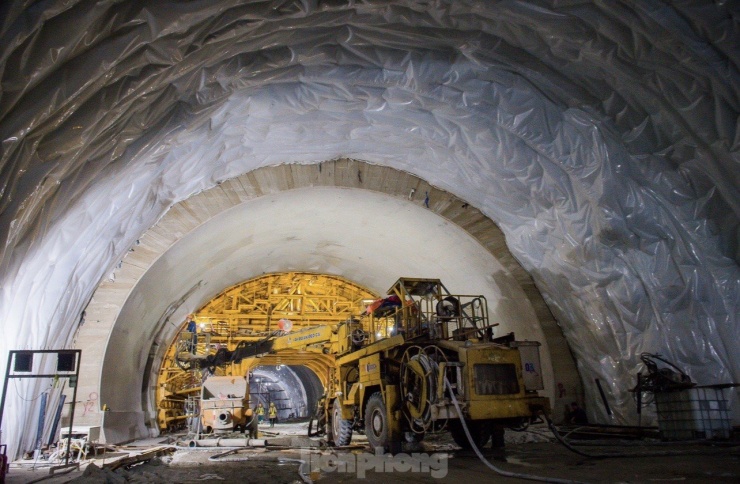 Cận cảnh thi công hầm xuyên núi dài nhất dự án cao tốc Bắc Nam - 14