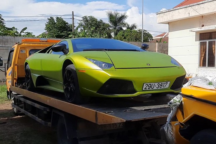 Siêu xe Lamborghini Murcielago bị bỏ xó tại Việt Nam - 2