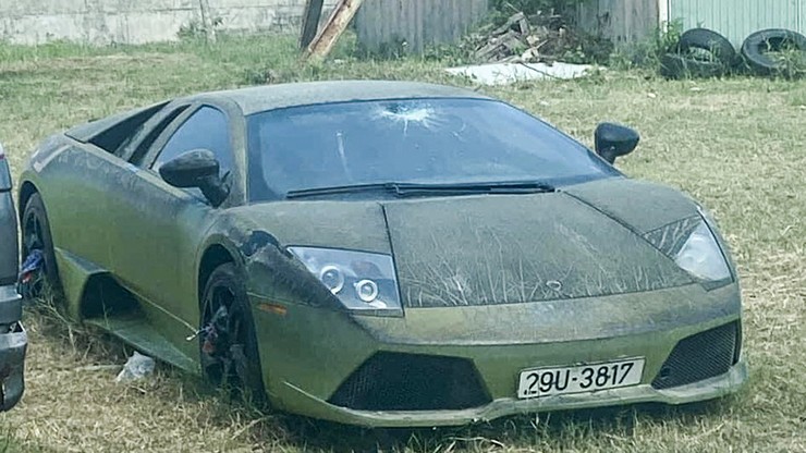 Siêu xe Lamborghini Murcielago bị bỏ xó tại Việt Nam - 1