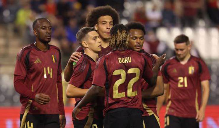 Doku and Witsel had to come in to "cool down" after the penalty shootout between Trossard and Openda