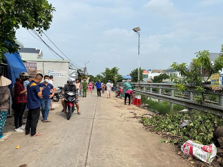 Người đàn ông tử vong thương tâm sau khi va chạm với tàu hỏa. Ảnh: T.A